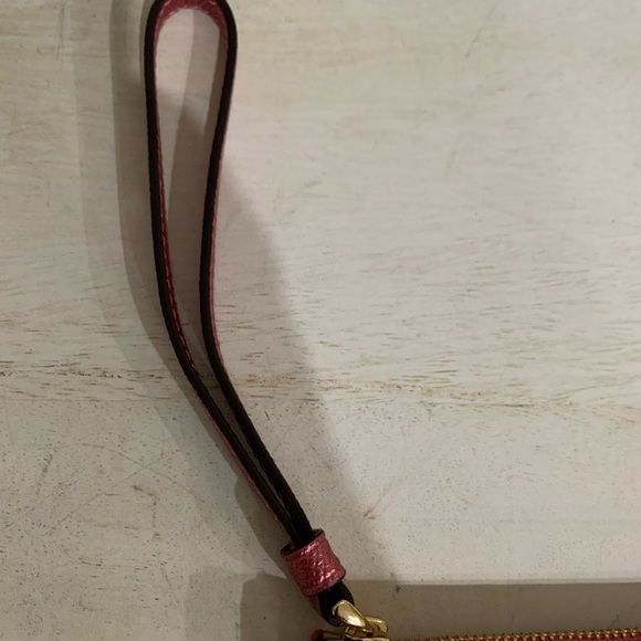 BNWOT Coach Leather Wristlet - Picture 7 of 10